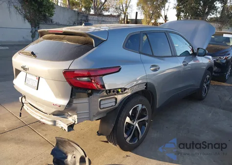 2024 Chevrolet Trax Fwd 1Rs z USA, uszkodzony, nr VIN KL77LGE2XRC057727